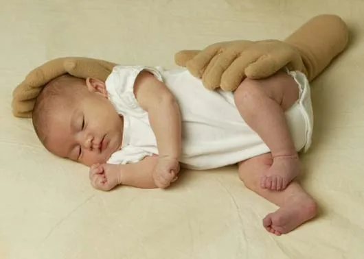 Infant Pillow - Simulates a Mother's Hand