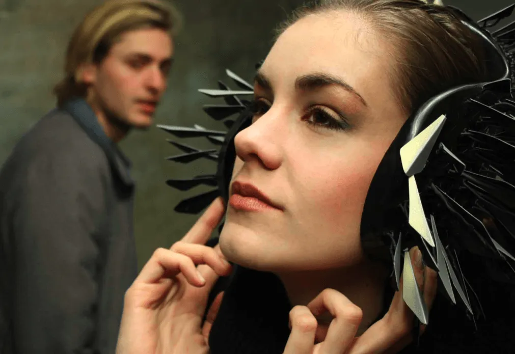 Squamata headset dances with the Music