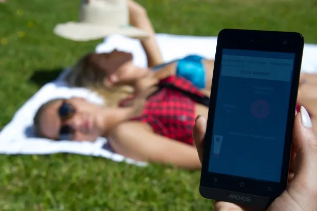 Intelligent Bikini Tells You How to Tan