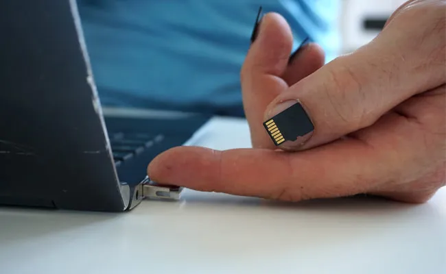 Feelling Information with Our Fingertips