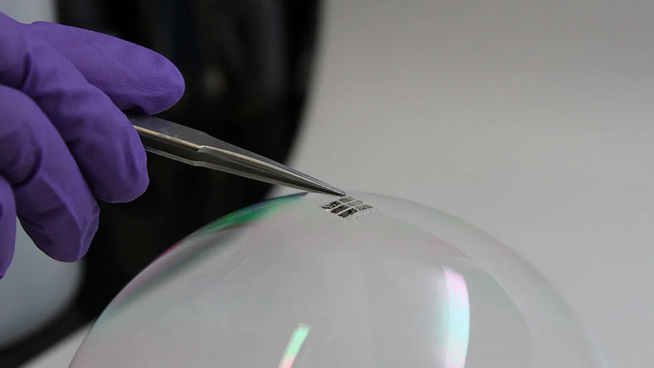 The Lightest Solar Cell Ever Made