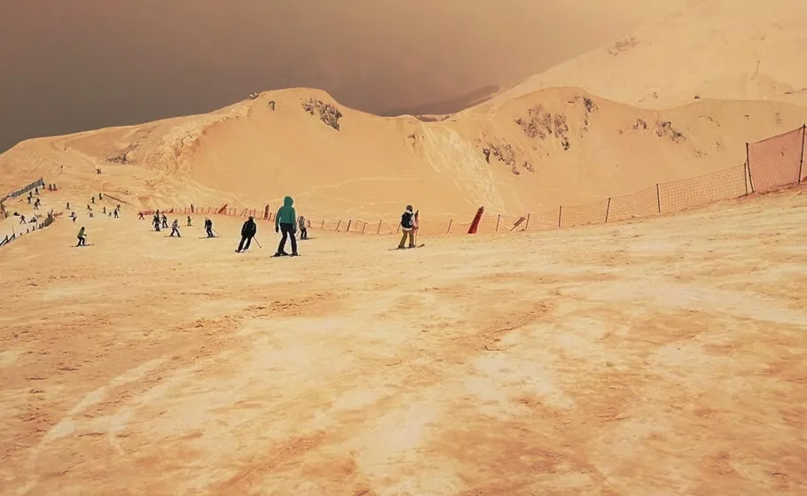 Skiing on Mars? It's possible!