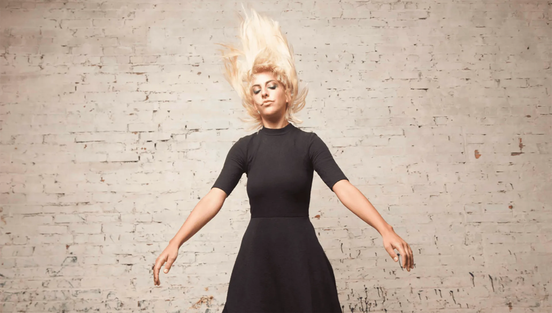 Cyborg artist Moon Ribas feels earthquakes