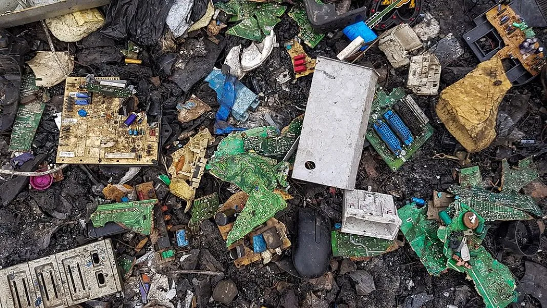 This year's electronic waste weighs more than the Great Wall of China